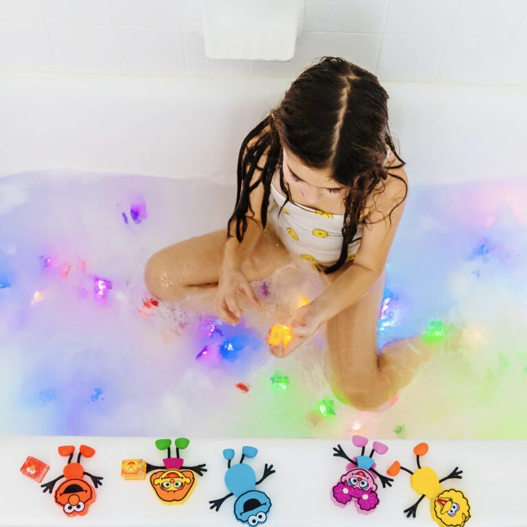 Glopals Light up character Party Wit